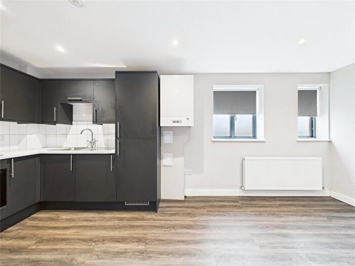 2 Bedroom Apartment For Sale In The Parade, Bristol, BS13