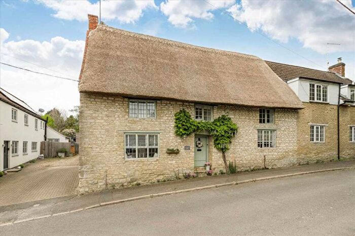 4 Bedroom Semi-Detached House For Sale In Duck End, Wollaston, NN29