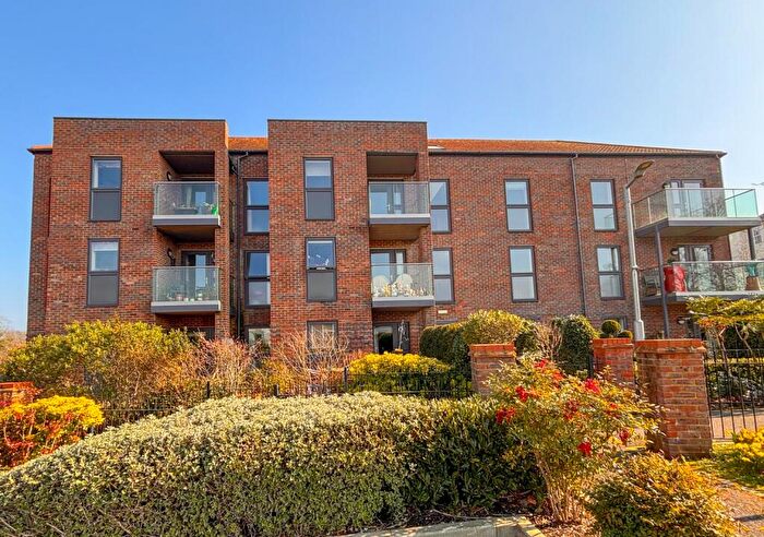 1 Bedroom Retirement Property For Sale In Austen Place, Alton, Hampshire, GU34