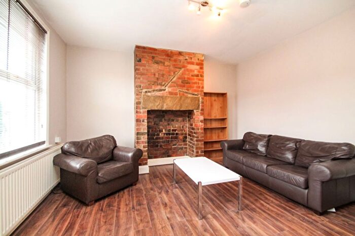 3 Bedroom Terraced House To Rent In Highbury Road, Headingley, Leeds, West Yorkshire, LS6