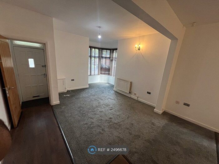3 Bedroom Terraced House To Rent In Russell Street, Manchester, M16
