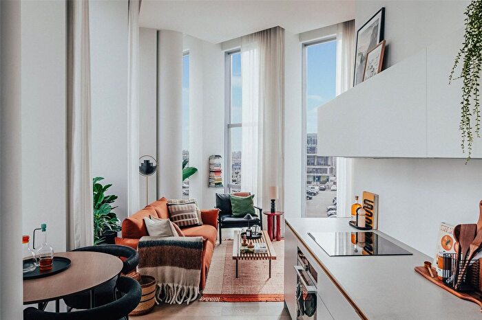 2 Bedroom Flat For Sale In Greenwich Peninsula, Peninsula Riverfront, London, SE10