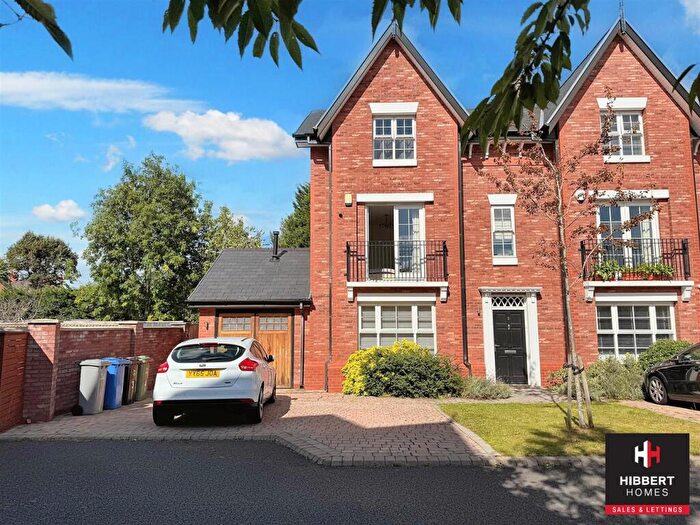 5 Bedroom Semi-Detached House To Rent In Hazelmere Gardens, Sale, M33