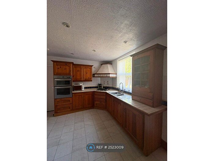 8 Bedroom Terraced House To Rent In St. Margarets Road, Prestwich, Manchester, M25