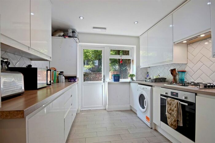 5 Bedroom Detached House To Rent In Cricketfield Road, London, E5