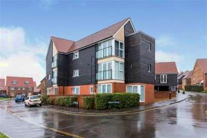 2 Bedroom Flat To Rent In Buxted, TN22