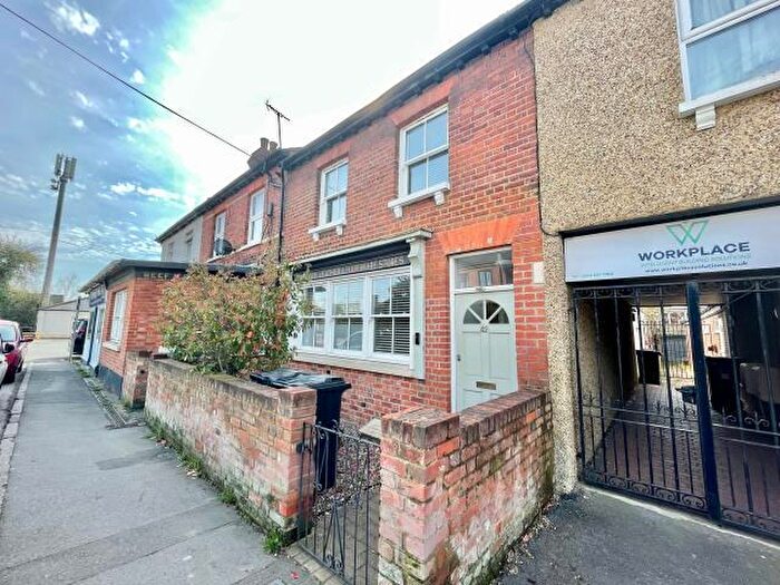 2 Bedroom Flat To Rent In Station Road, Twyford, Reading, RG10