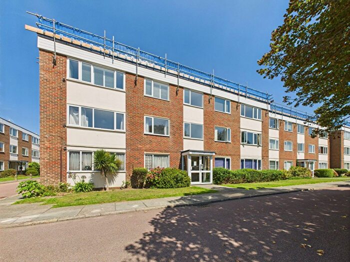 2 Bedroom Flat For Sale In Sheldon Court, Bath Road, Worthing, BN11