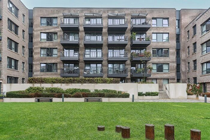 3 Bedroom Apartment To Rent In Plough Way, London, SE16