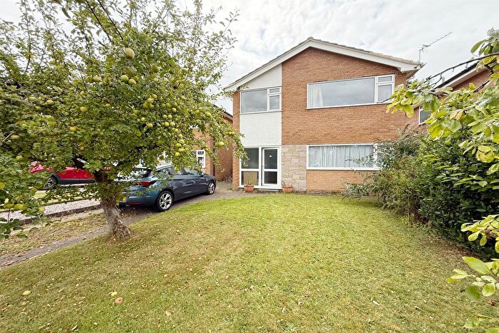 4 Bedroom Detached House For Sale In Padstow Drive, Bramhall, SK7