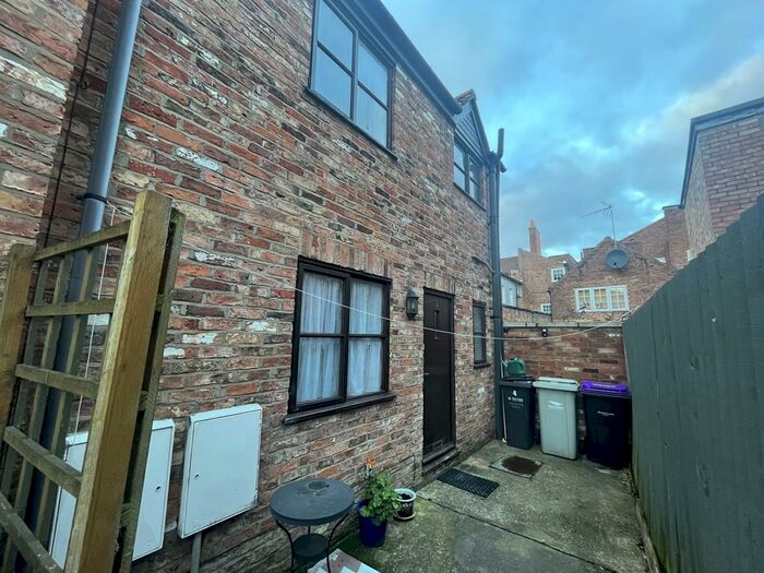 1 Bedroom End Of Terrace House To Rent In Mawers Yard, Kidgate, Louth, LN11