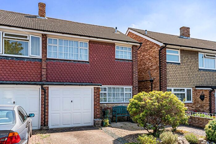 3 Bedroom End Of Terrace House For Sale In Heatherlands, Sunbury-On-Thames, Surrey, TW16
