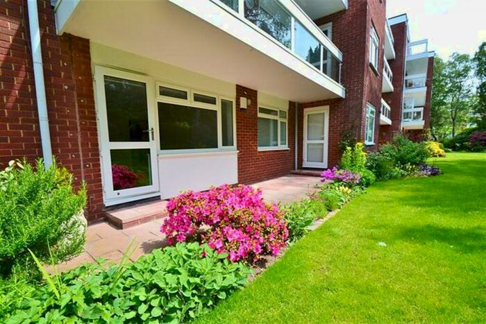 3 Bedroom Flat To Rent In Canford Cliffs, BH13