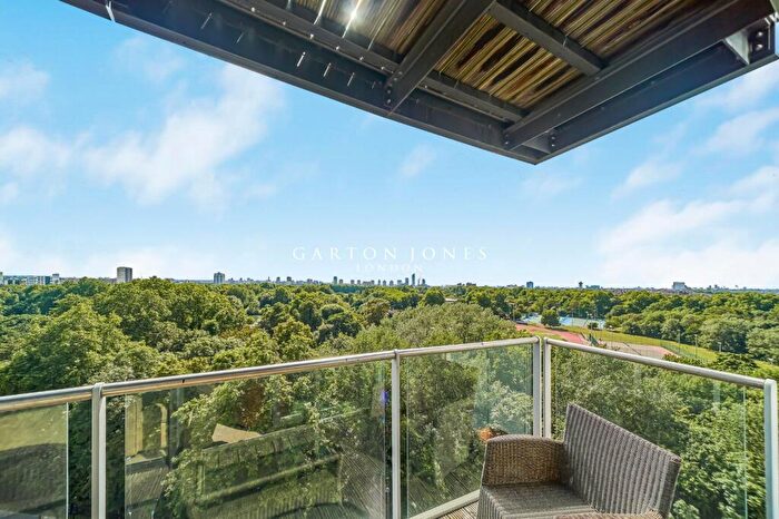 2 Bedroom Apartment For Sale In Lanson Building, Queenstown Road, London, SW11
