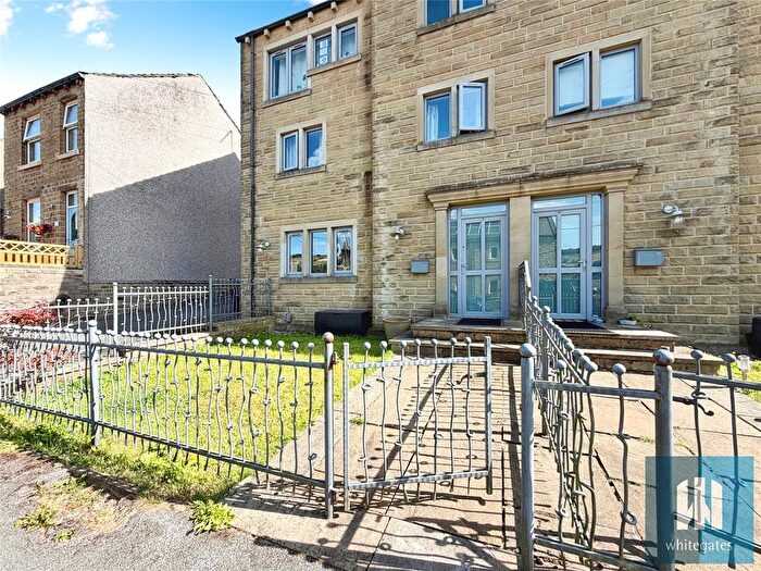 2 Bedroom Flat To Rent In Banks Road, Linthwaite, Huddersfield, HD7