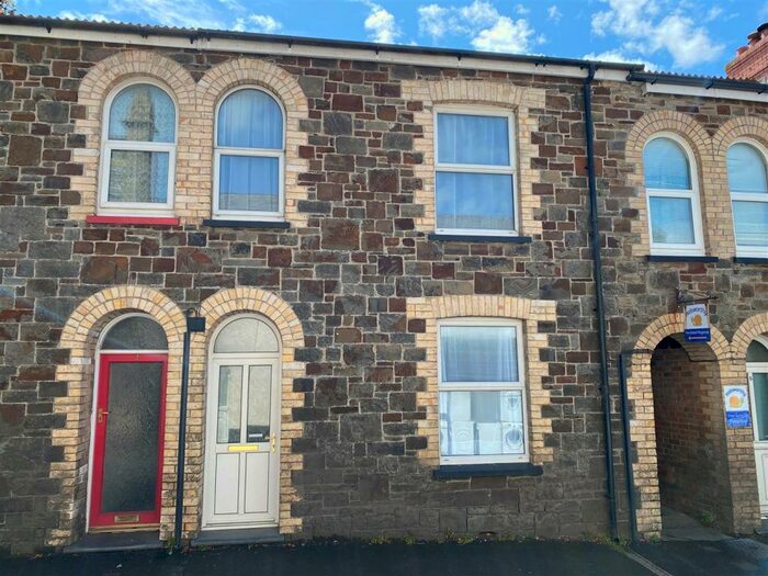 1 Bedroom Flat To Rent In Bodmin Street, Holsworthy, EX22