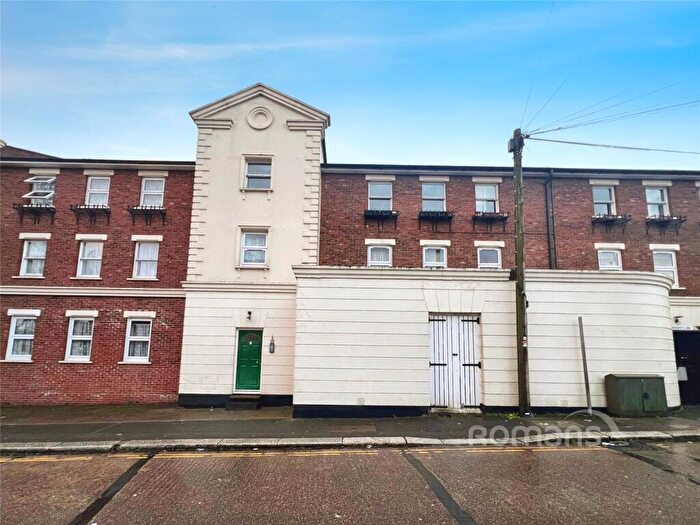 1 Bedroom Apartment For Sale In Birchett Road, Aldershot, Hampshire, GU11