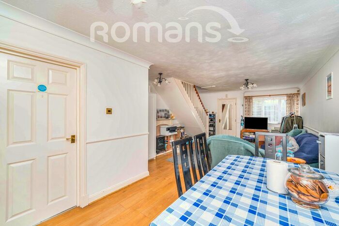 4 Bedroom Detached House To Rent In Colham Green Road, Uxbridge, UB8