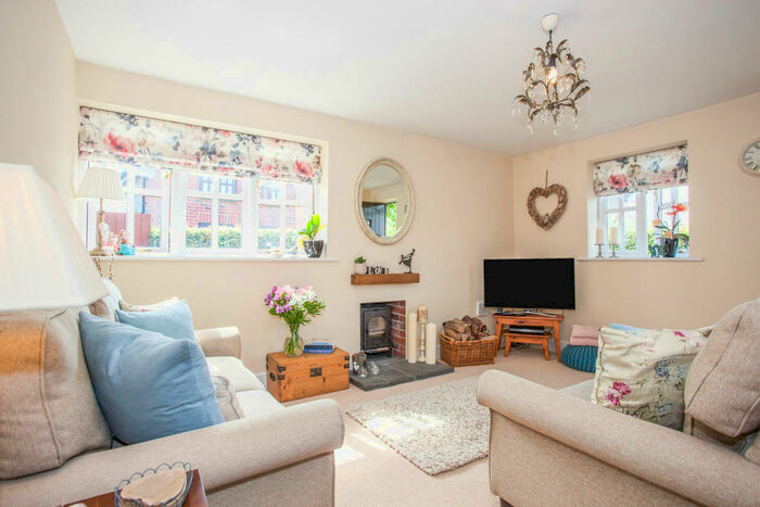 3 Bedroom House To Rent In Thriplow Road, Fowlmere, SG8