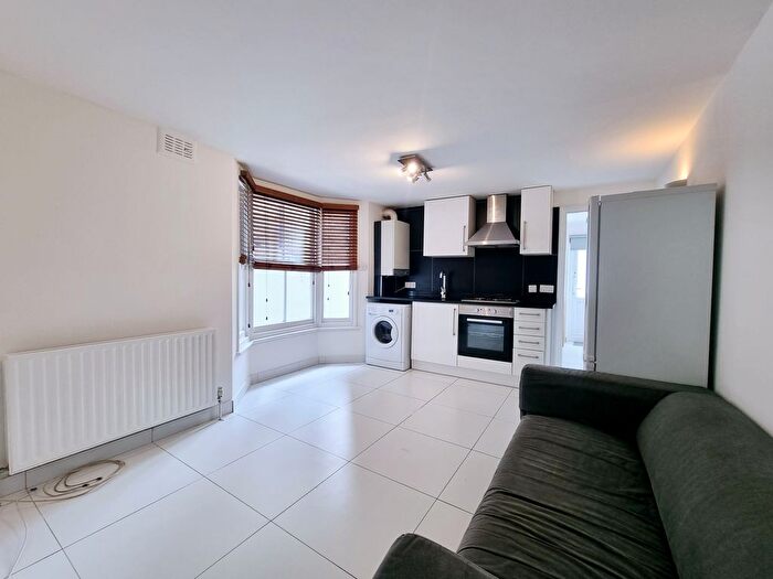 1 Bedroom Flat To Rent In Rita Road, Vauxhall, SW8