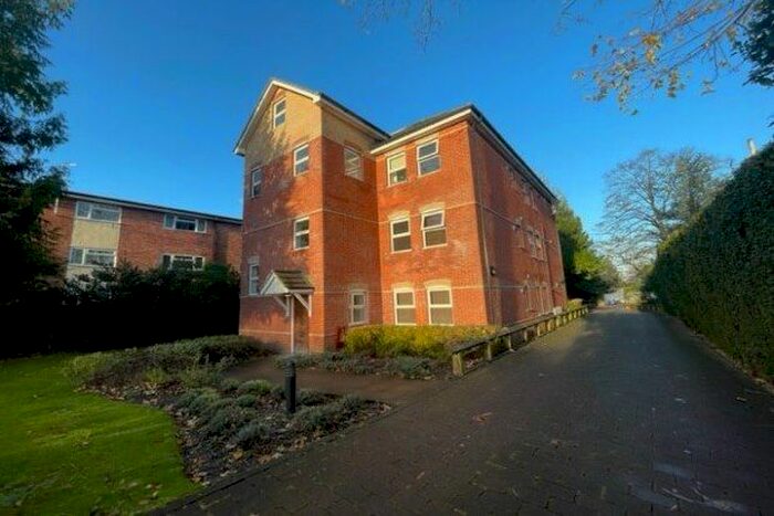 2 Bedroom Flat To Rent In Wellington Road, Bournemouth, BH8