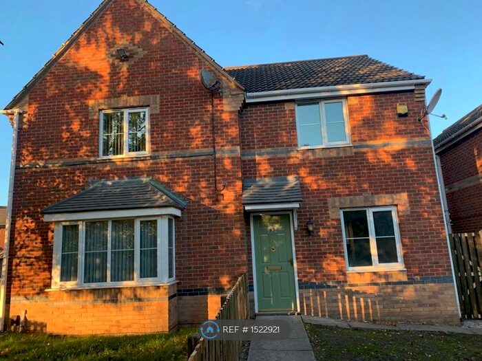 2 Bedroom Semi-Detached House To Rent In Landscove Avenue, Bradford, BD4