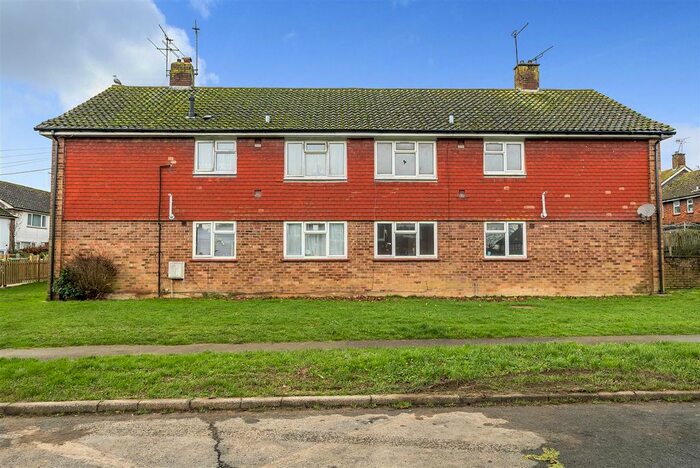 2 Bedroom Flat For Sale In Coronation Gardens, Battle, TN33