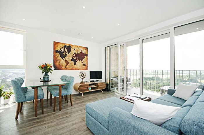 2 Bedroom Flat To Rent In Moorhen Drive, Hendon, London, NW9