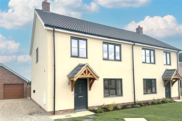 3 Bedroom Semi-Detached House For Sale In Alan Avenue, Newton Flotman, Norwich, NR15