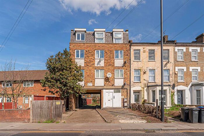 2 Bedroom Flat For Sale In Church Street, Edmonton, N9