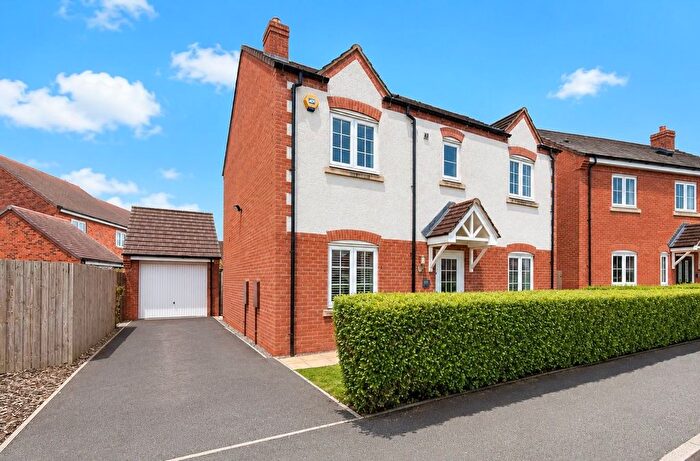 4 Bedroom Detached House For Sale In Burnham Road, Wythall, B47