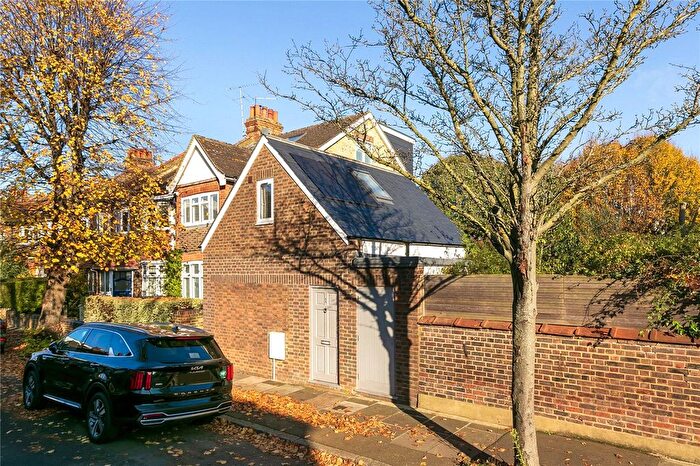 1 Bedroom Detached House For Sale In Observatory Road, East Sheen, SW14