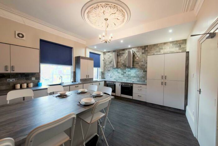 8 Bedroom Terraced House To Rent In Victoria Road, Hyde Park, Leeds, LS6