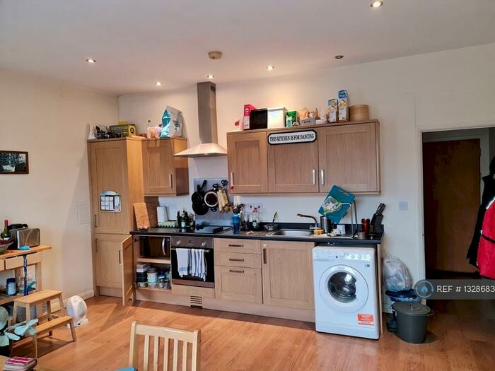 Studio To Rent In Deptford Broadway, London, SE8