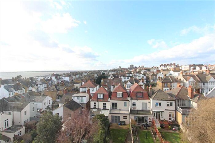 2 Bedroom Apartment To Rent In Leigh On Sea, SS9