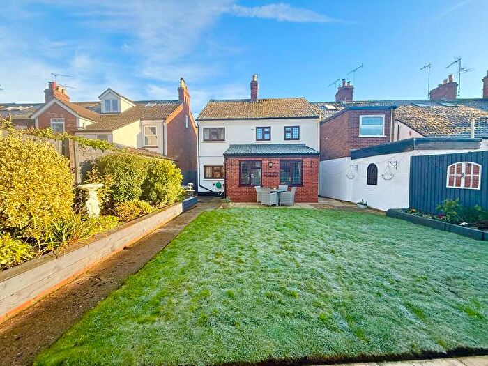 4 Bedroom Cottage For Sale In George Street, Wing, LU7