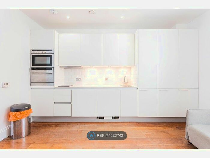 Studio To Rent In Gray's Inn Road, London, WC1X