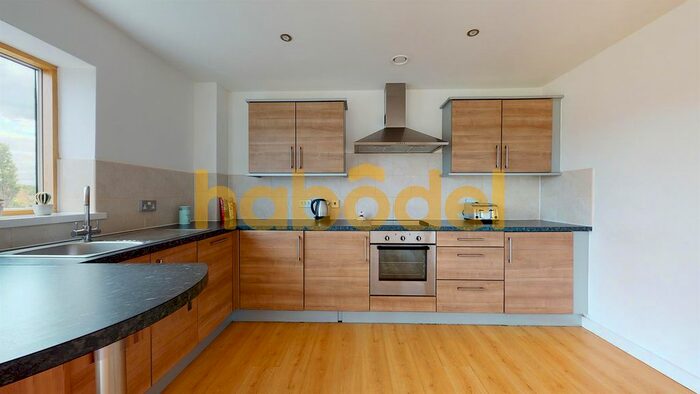 2 Bedroom Flat To Rent In Chantry Waters, Waterside Way, Wakefield, WF1