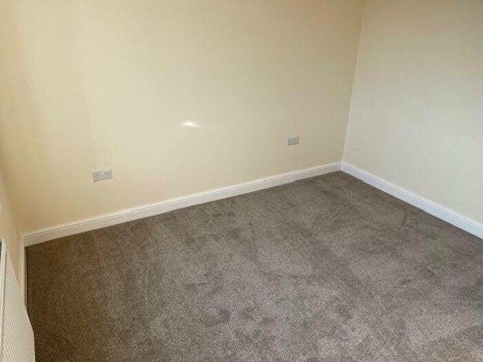 4 Bedroom House To Rent In Pilot Drive, Hucknall, Nottingham, NG15