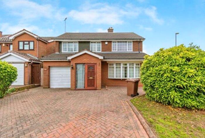 4 Bedroom Detached House To Rent In Greaves Avenue, Walsall, WS5