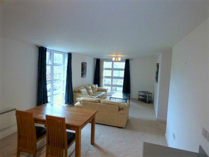 2 Bedroom Apartment To Rent In Manor Court, Altrincham Road, Manchester, M22