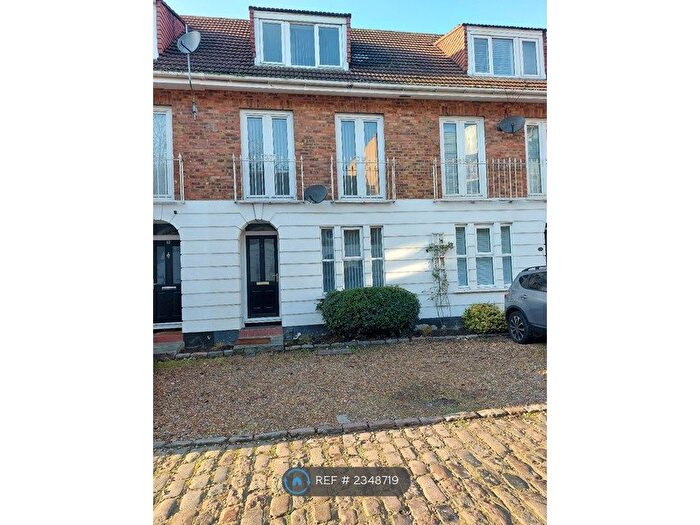 3 Bedroom Terraced House To Rent In Robinscroft Mews, London, SE10