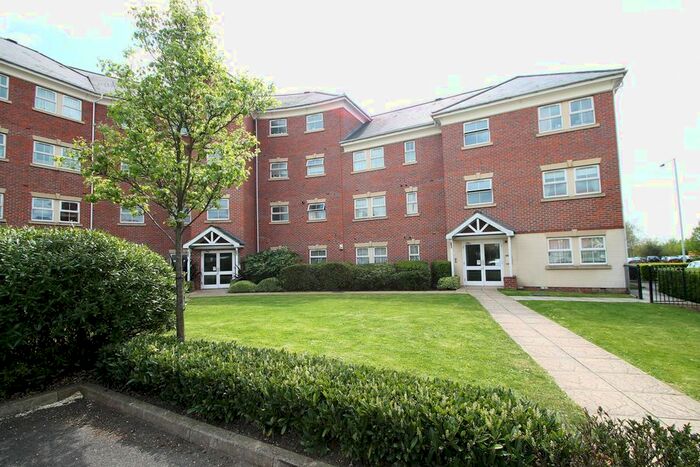 2 Bedroom Flat To Rent In Morton Close, Uxbridge UB8