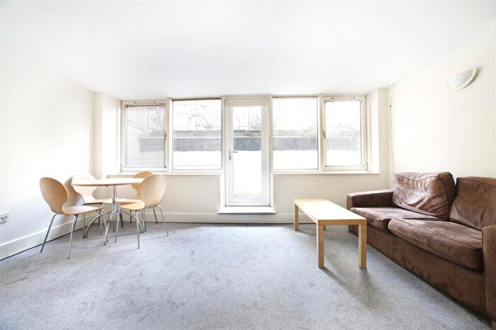 2 Bedroom Flat To Rent In Artichoke Hill, London, E1W