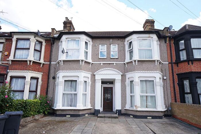 2 Bedroom Flat To Rent In Belgrave Road, Ilford, IG1