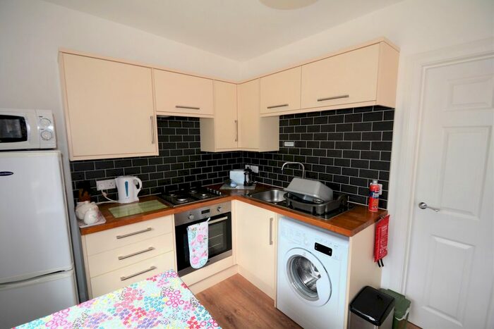 2 Bedroom Detached Bungalow To Rent In Rew Street, Gurnard, PO31