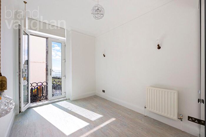 1 Bedroom Flat For Sale In Devonshire Place, Brighton, East Sussex, BN2