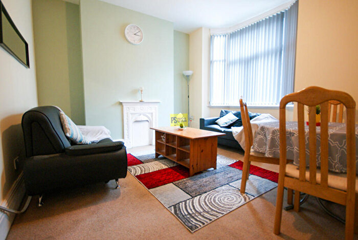 3 Bedroom Property To Rent In Bristol Road, Selly Oak, Birmingham, B29