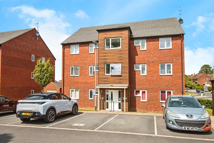 2 Bedroom Apartment For Sale In Pearsons Way, Seacroft, Leeds, LS14