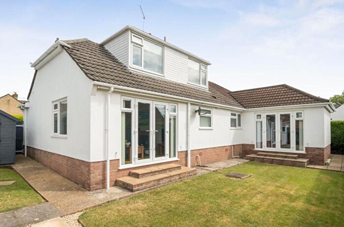 3 Bedroom Chalet For Sale In Ambrose Close, Bradford Abbas, Sherborne, DT9